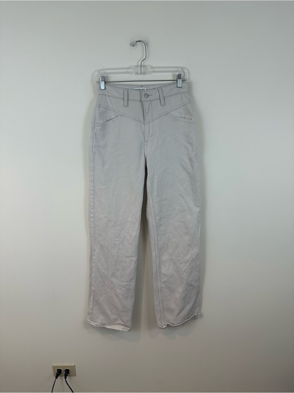 Abercrombie and Fitch The 90's Relaxed Jean in Cream Mixed Media Faux Leather 4R